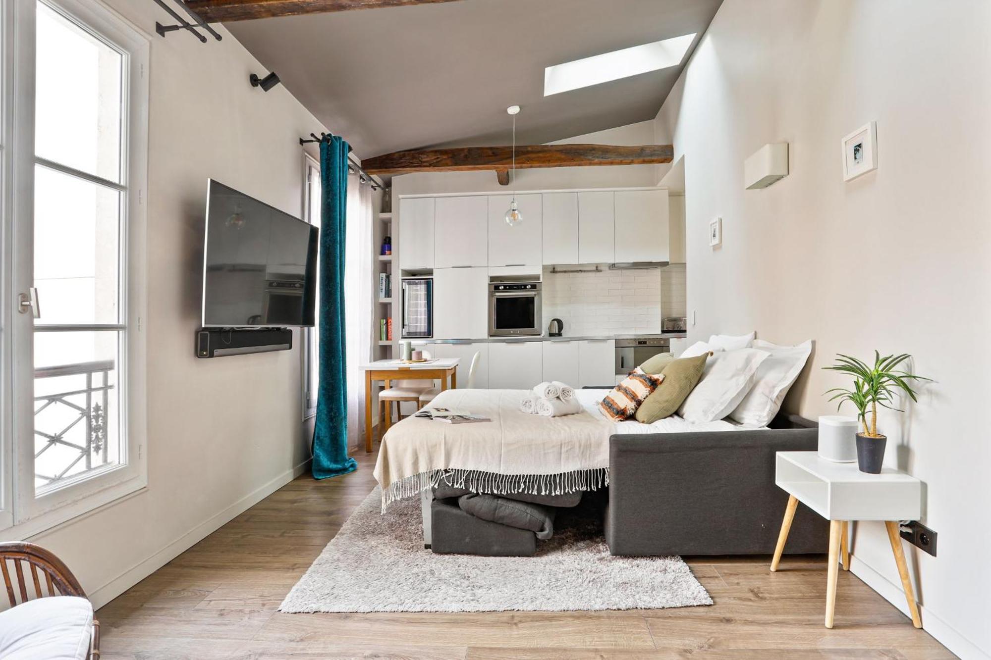 Apartment Eiffel Tower & Champ De Mars - 1br - Cityapartmentstay Paris